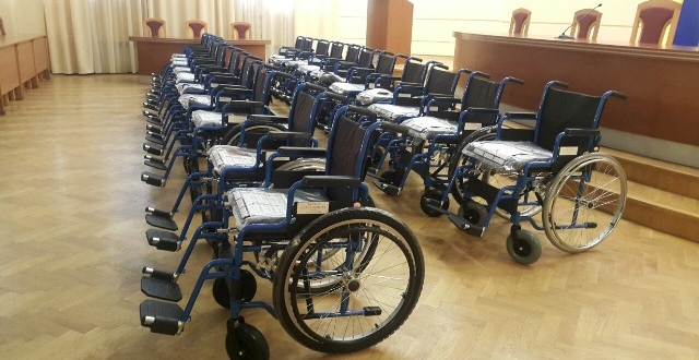 25.06.2015 Сергій Мартинчук вручить 22 сучасних модернізованих інвалідних крісел колісних мешканцям Печерського району
